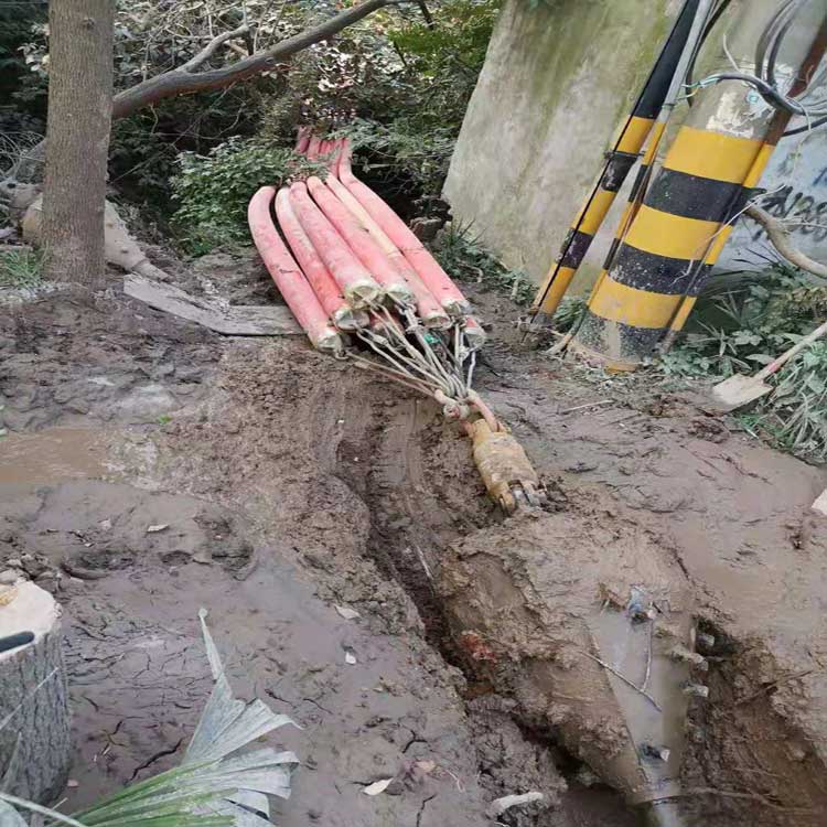 雷州拖拉管